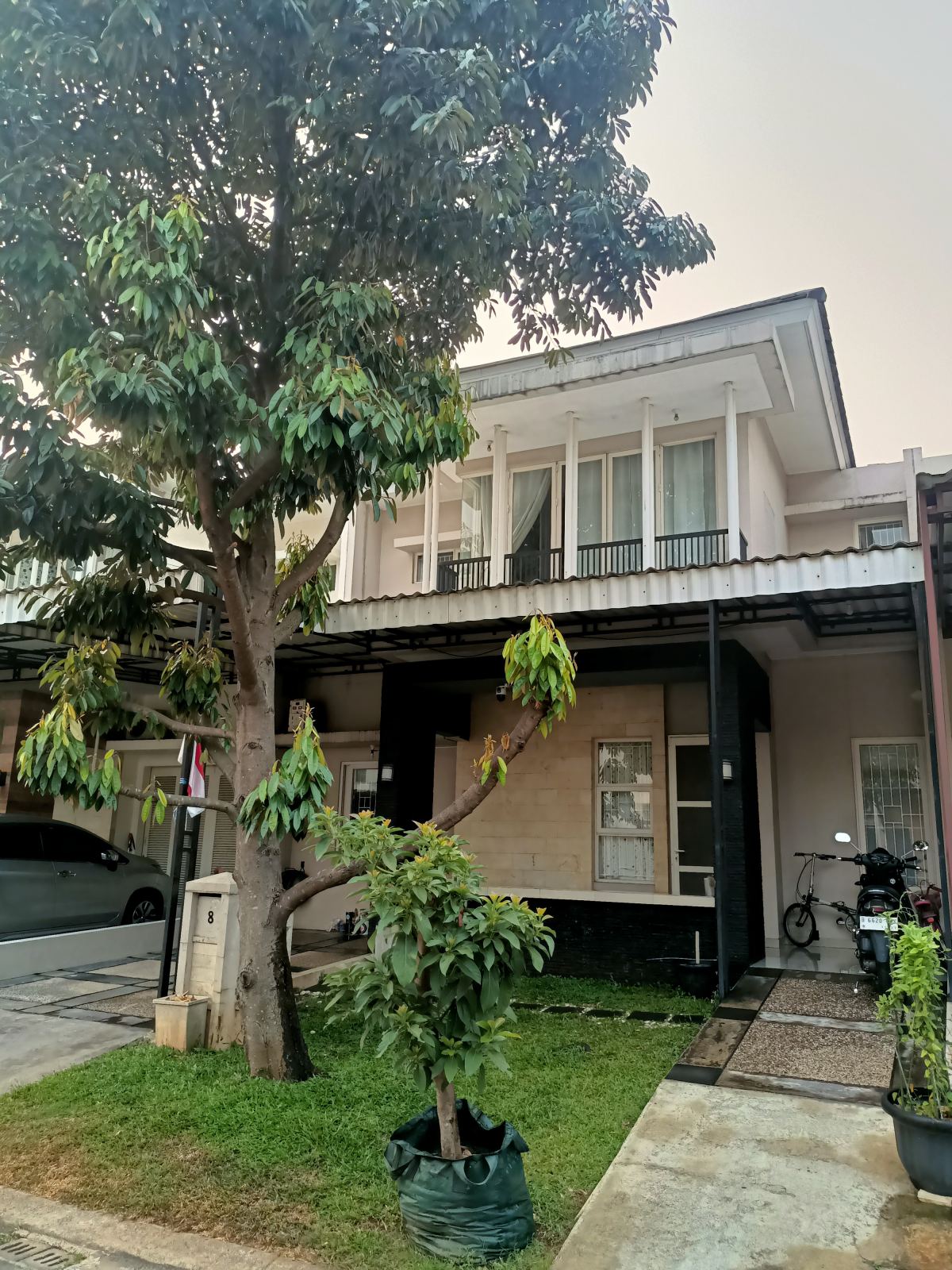 Rumah 2 Lantai di Suvarna Sutera